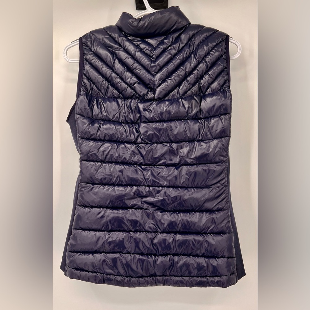 NWOT GAP Womens Small Puffer Vest Metallic Blue Full Zip Pockets Stretch Panels - Picture 2 of 8